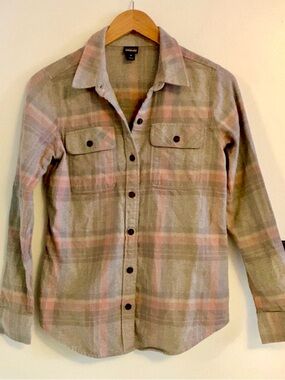 Patagonia Fjord Gray and Pink Plaid Button-Down Shirt- XS